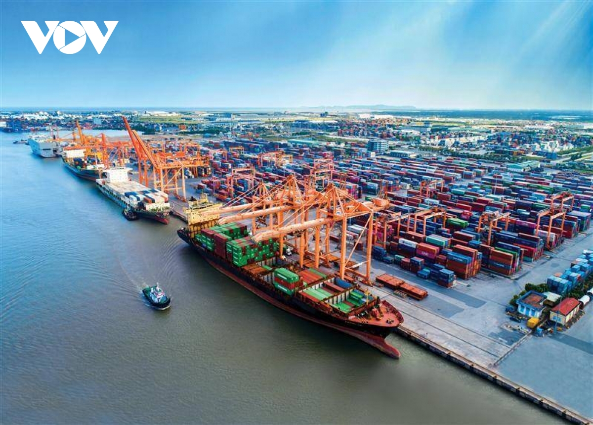 Eight-month trade deficit stands at US$ 3.71 billion